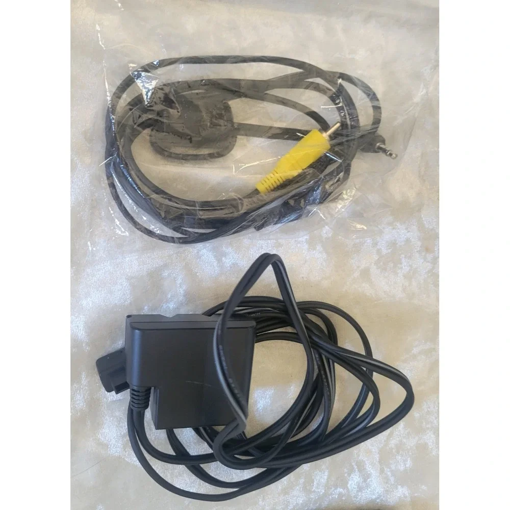 Sharp 8mm Viewcam 8 DIS Camcorder VL-E765U Silver Bundle w/ Case Charger Manual